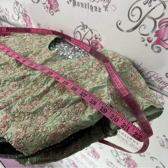 Top embroidered sequins floral flowers cropped Green Floral Women's Top - Picture 6 of 7